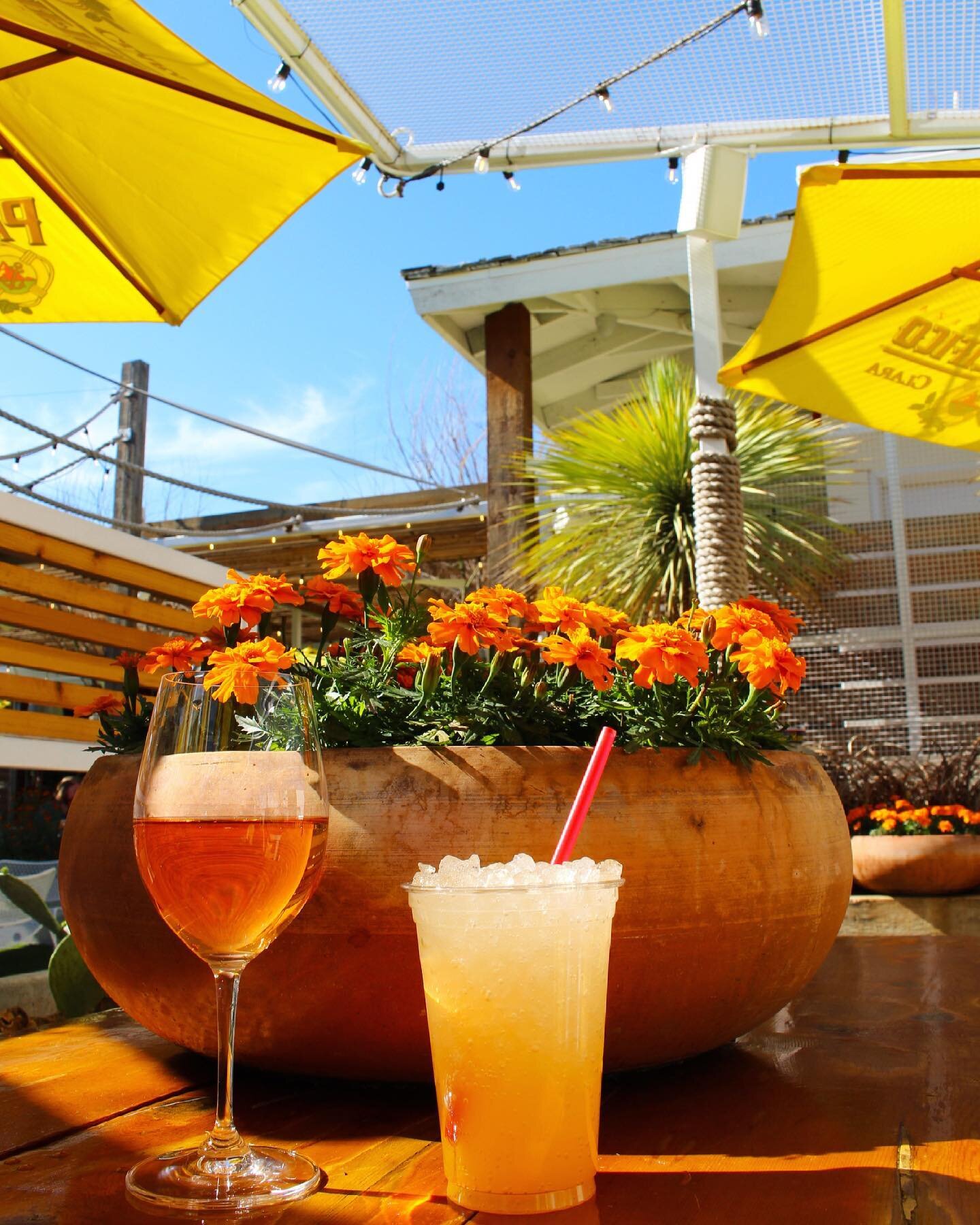 Our patio essentials!
&bull;
📷 @luckyfoxbranding